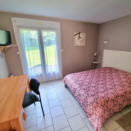 מלון De La Foret Le Nouvion-en-Thierache