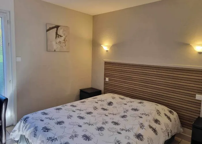 מלון De La Foret Le Nouvion-en-Thierache