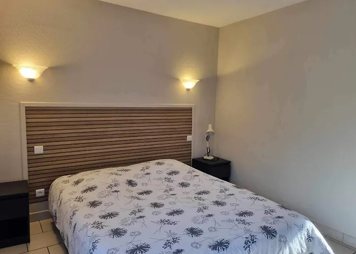 מלון De La Foret *