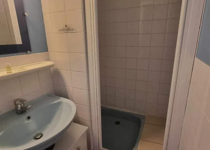 מלון De La Foret Le Nouvion-en-Thierache